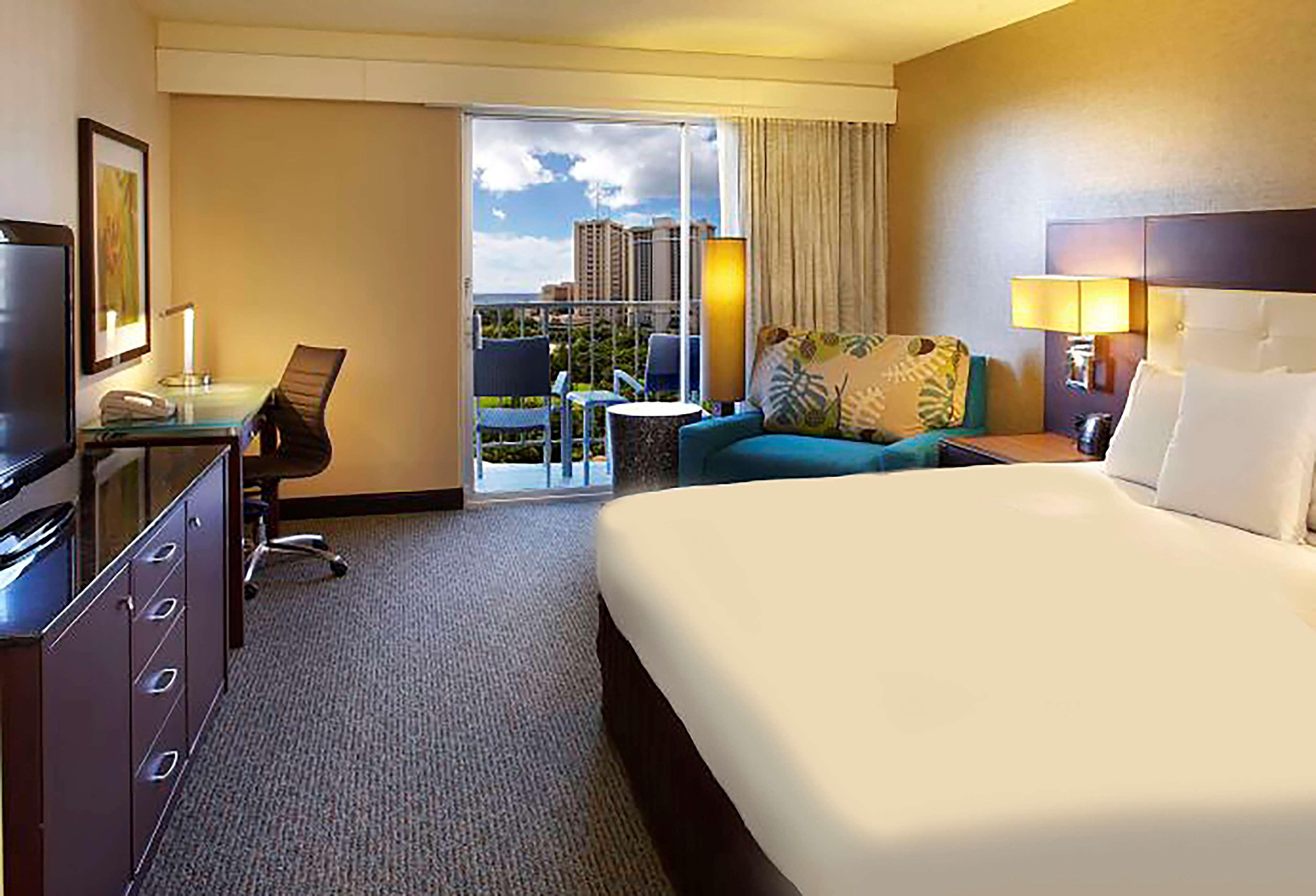 Holiday Inn Express Waikiki By Ihg Honolulu Exterior foto